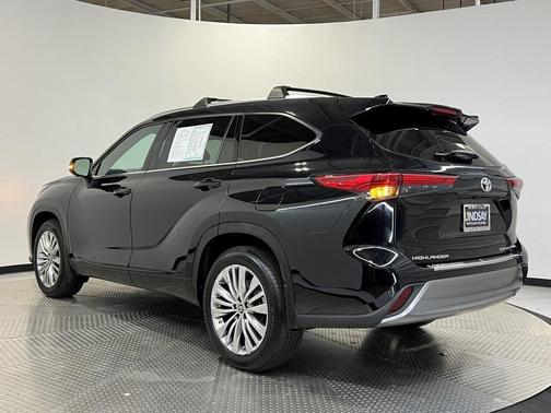 2023 Toyota Highlander Platinum