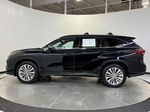 2023 Toyota Highlander Platinum