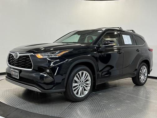 2023 Toyota Highlander Platinum