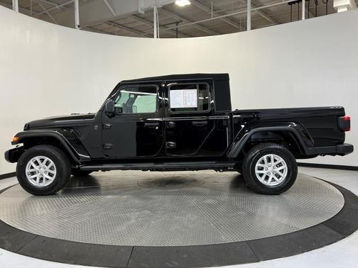 2023 Jeep Gladiator Sport