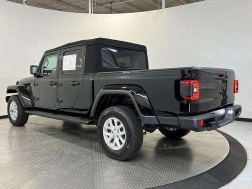 2023 Jeep Gladiator Sport