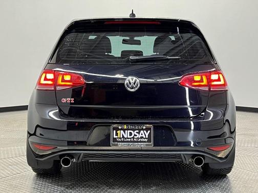 2017 Volkswagen Golf GTI SE 4-Door