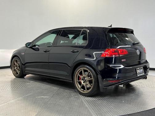 2017 Volkswagen Golf GTI SE 4-Door