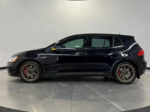 2017 Volkswagen Golf GTI SE 4-Door