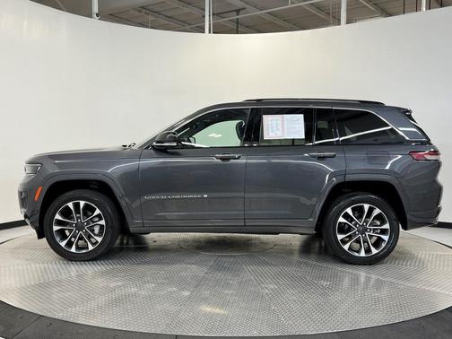2022 Jeep Grand Cherokee Overland