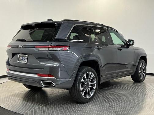 2022 Jeep Grand Cherokee Overland