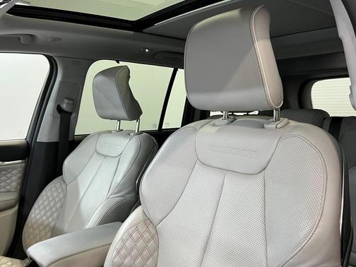 2023 Jeep Grand Cherokee Summit