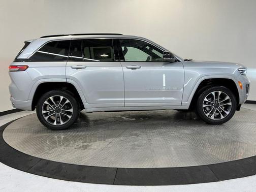 2025 Jeep Grand Cherokee Overland