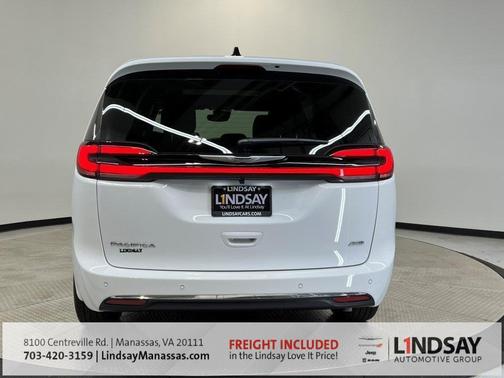 2026 Chrysler Pacifica Select