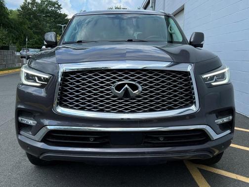 2022 INFINITI QX80 Luxe
