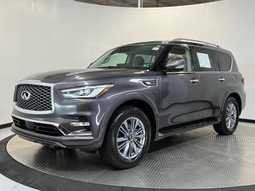 2022 INFINITI QX80 Luxe