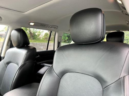2022 INFINITI QX80 Luxe