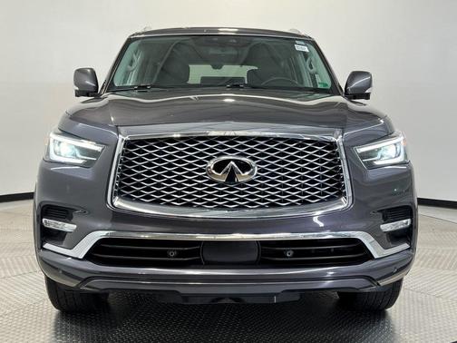 2022 INFINITI QX80 Luxe