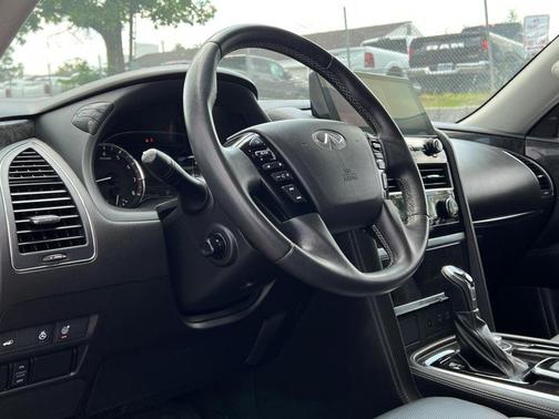 2022 INFINITI QX80 Luxe