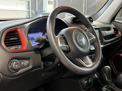 2023 Jeep Renegade Trailhawk