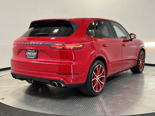 2022 Porsche Cayenne S