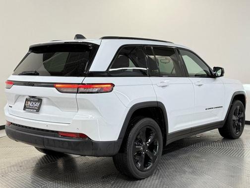 2022 Jeep Grand Cherokee Altitude