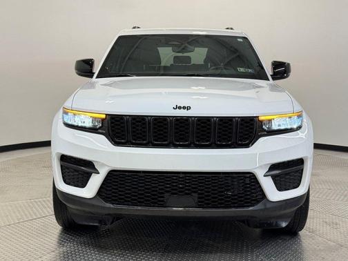 2022 Jeep Grand Cherokee Altitude