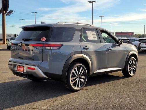 2025 Nissan Pathfinder Platinum
