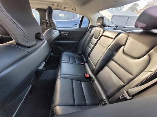 2024 Volvo S60 B5 Core Dark Theme