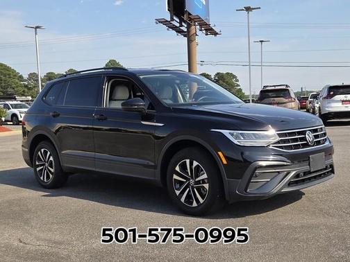 Deep Black Pearl Effect 2023 Volkswagen Tiguan 2.0T S