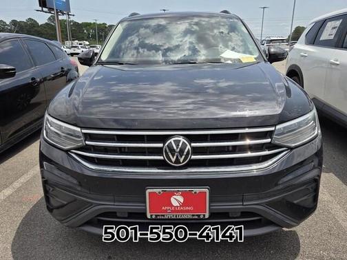 Deep Black Pearl Effect 2023 Volkswagen Tiguan 2.0T S