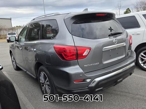 2020 Nissan Pathfinder SL