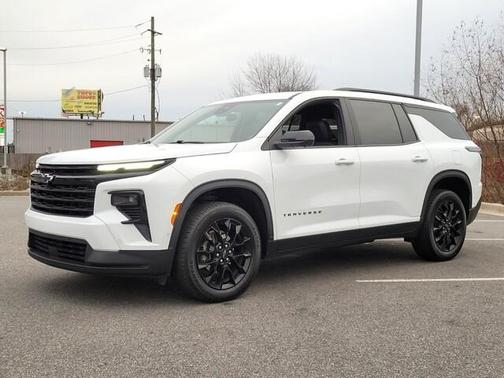 2024 Chevrolet Traverse LT