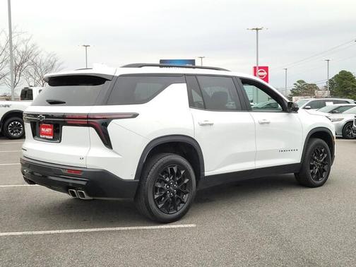 2024 Chevrolet Traverse LT