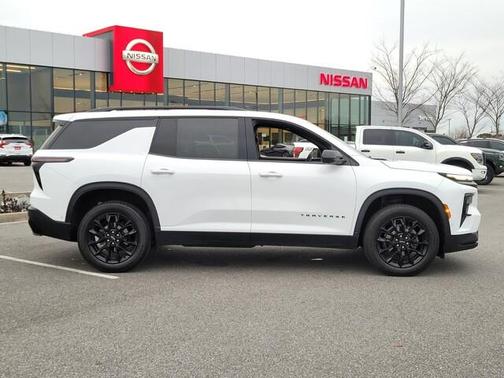 2024 Chevrolet Traverse LT