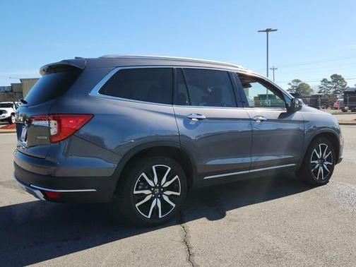 2022 Honda Pilot Touring 8-Passenger