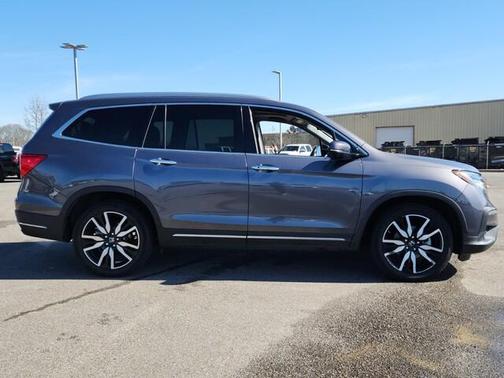 2022 Honda Pilot Touring 8-Passenger