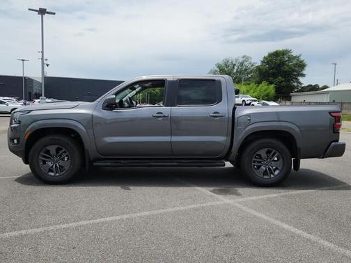 2025 Nissan Frontier SV