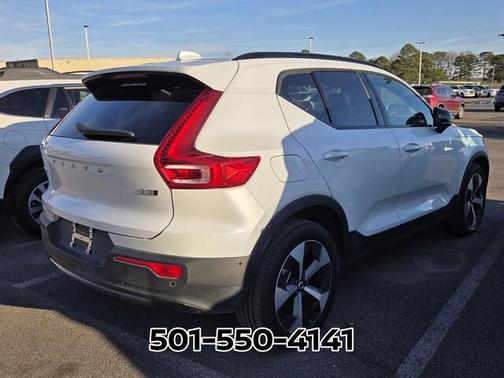 2025 Volvo XC40 B5 Plus Dark Theme