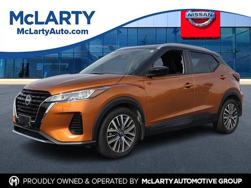 Monarch Orange / Super Black 2023 Nissan Kicks SV