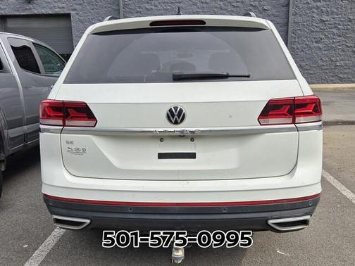 Pure White 2022 Volkswagen Atlas 2.0T SE w/Technology