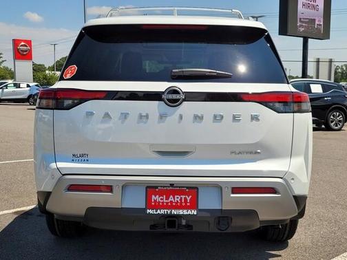 2025 Nissan Pathfinder Platinum