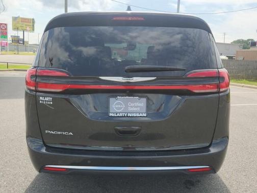 2023 Chrysler Pacifica Touring-L