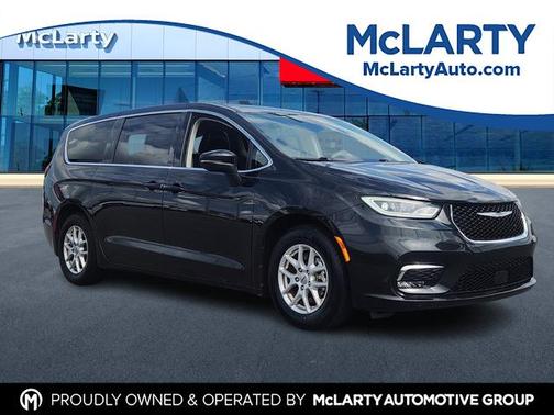 2023 Chrysler Pacifica Touring-L
