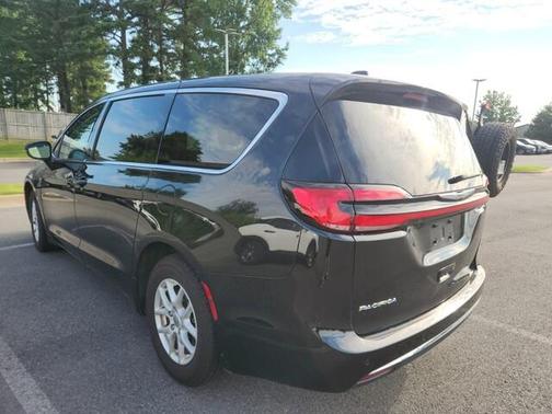 2023 Chrysler Pacifica Touring-L