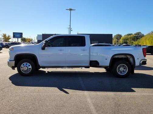 2025 Chevrolet Silverado 3500 LT