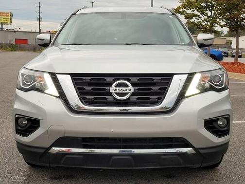 2020 Nissan Pathfinder SV