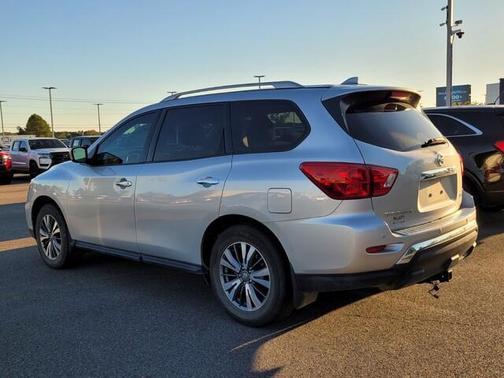 2020 Nissan Pathfinder SV