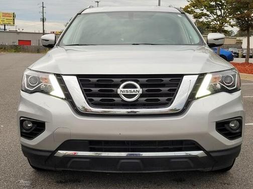 2020 Nissan Pathfinder SV