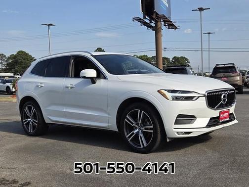 Crystal White 2021 Volvo XC60 T5 Momentum