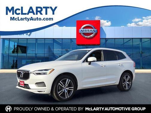 Crystal White 2021 Volvo XC60 T5 Momentum