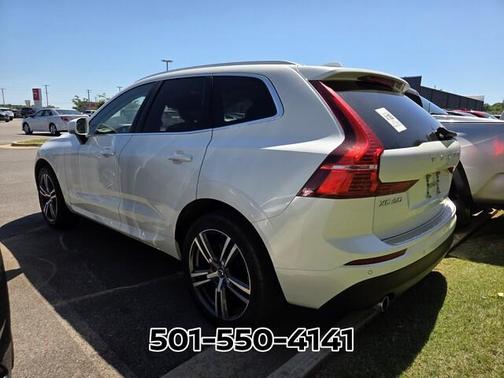 Crystal White 2021 Volvo XC60 T5 Momentum
