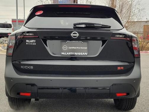 2025 Nissan Kicks SR