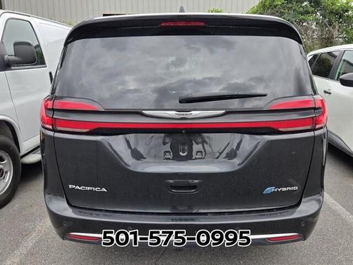Brilliant Black Crystal Pearlcoat 2024 Chrysler Pacifica Hybrid Select