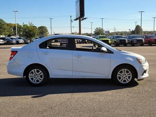2017 Chevrolet Sonic LS